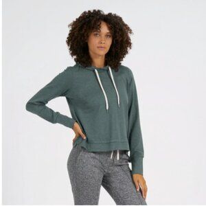 Vuori Women's Halo Essential Hoodie in Green - Size Medium